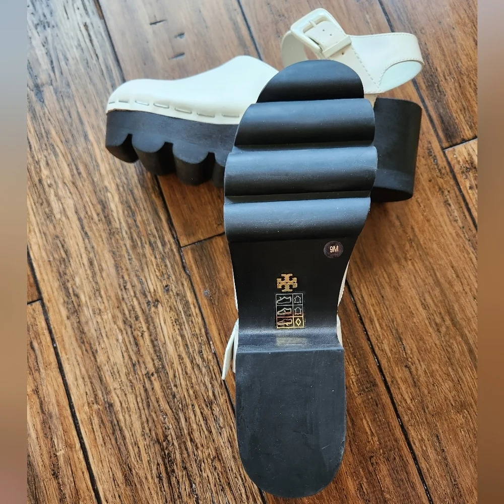 Tory Burch Lug Sole Shoe Size 9